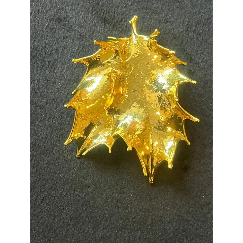 Gold-Plated Dipped Golden Leaf Brooch/Pin -Vintage - Picture 4 of 5